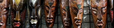 el yapımı Afrika maskeleri