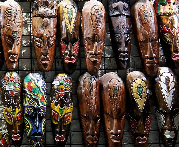 Ahşap Afrika maskeleri — Stok fotoğraf