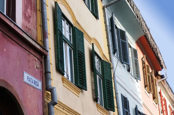 A Pequena Praça de Sibiu na Roménia — Fotografia de Stock