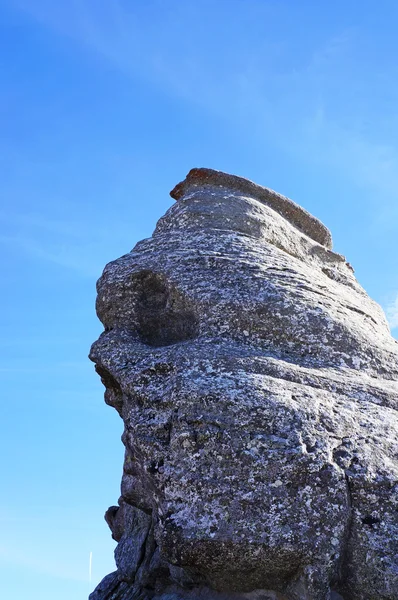 Le sphinx sur les monts Bucegi en Roumanie Image En Vente