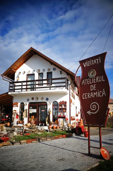 Ceramic Shop in Horezu, Romania — Stock Photo, Image