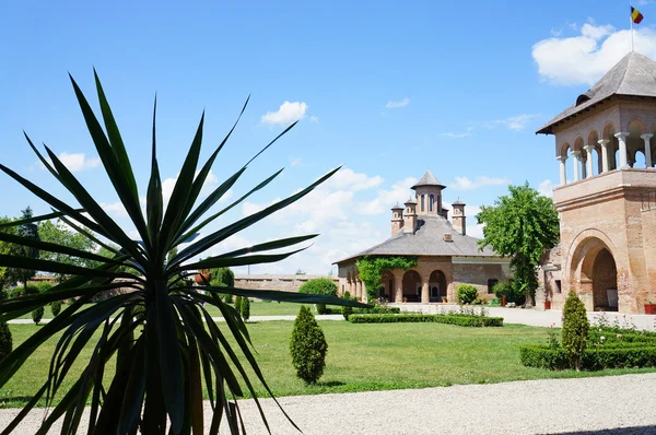 O pátio do Palácio Mogosaia na Romênia — Fotografia de Stock