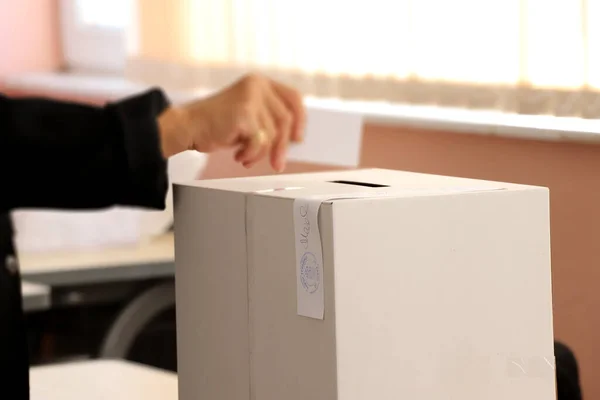 Versiegelte Wahlurne Wahltag Wahllokal — Stockfoto
