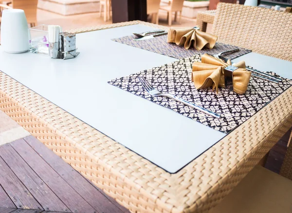 Oriental style dining table with traditional napkins — Stock Photo, Image