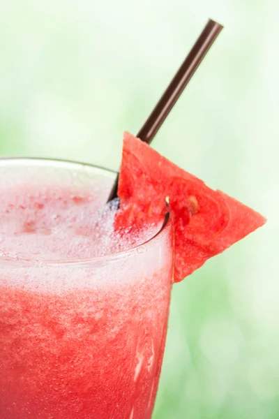 Cerrar frappe de jugo de fruta de melón de agua roja —  Fotos de Stock
