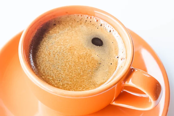 Taza caliente de espresso de doble toma aislado sobre fondo blanco — Foto de Stock