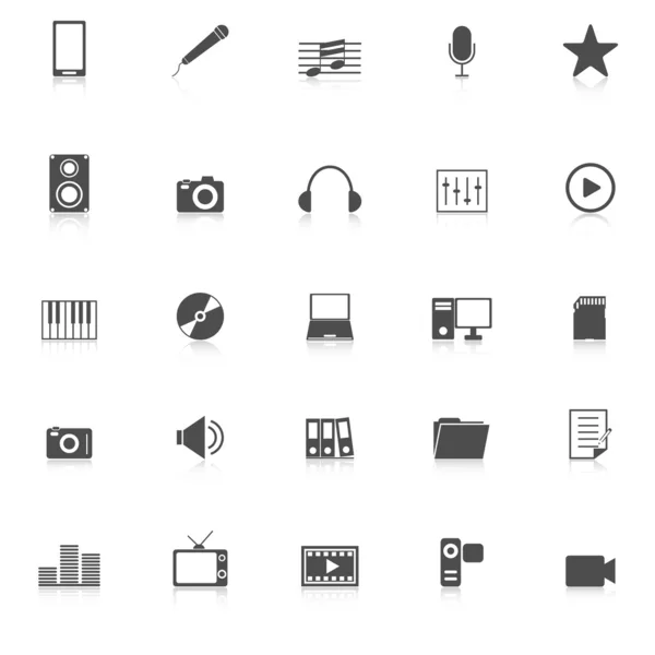 Icone multimediali con riflessi su sfondo bianco — Vettoriale Stock