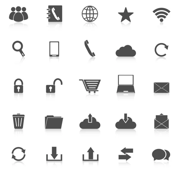 Komunikace ikony se odrážejí na bílém pozadí — Stockový vektor
