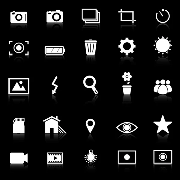 Iconos de fotografía con reflejo sobre fondo negro — Vector de stock