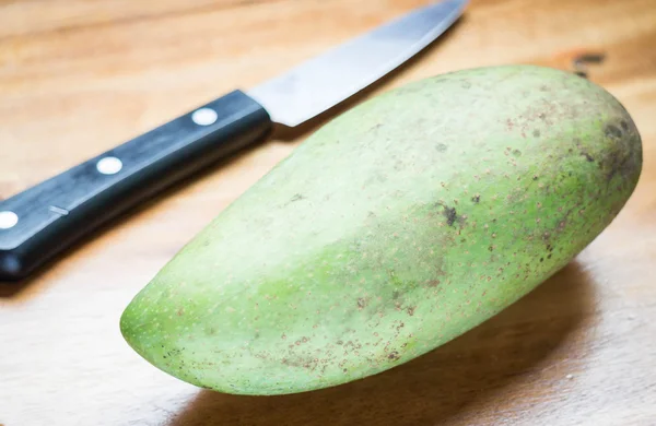 Green mango prepare for peeling — Stock Photo, Image