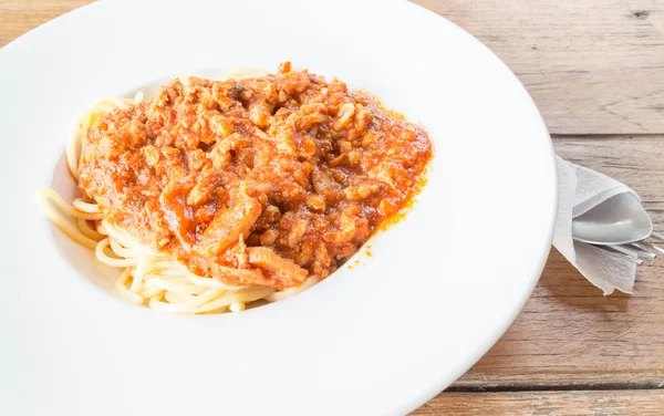 Piatto di pasta con sugo di pomodoro — Foto Stock