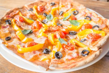 büyük boy taze ev yapımı pizza 