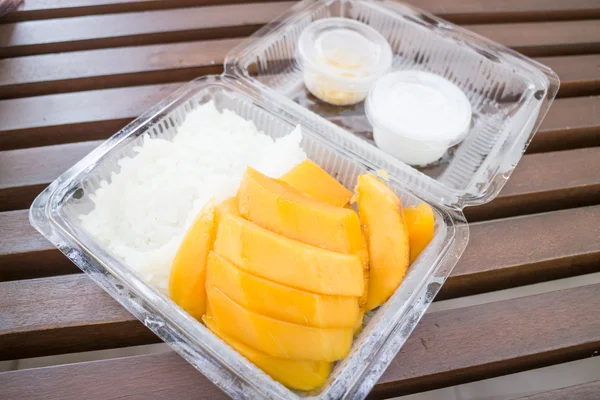 Set van zoete mango en plakkerige rijst — Stockfoto