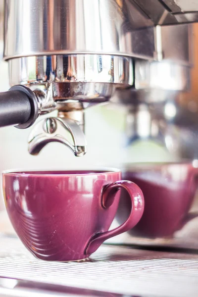 Purple cup of hot coffee — Stock Photo, Image