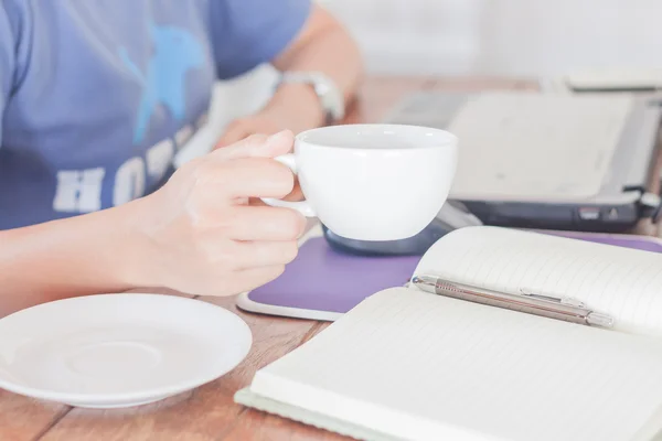 Poste de travail dans un café — Photo