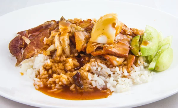 Khao Moo Daeng (rice with roasted red pork) — Stock Photo, Image