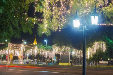 Chedi phukhao tanga ve ışık bangkok Tayland