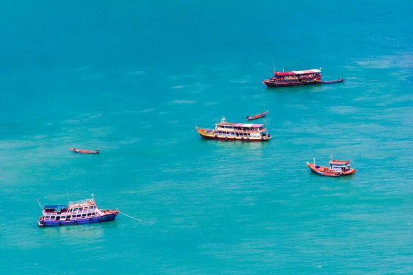 Tourist boat at sea. — Stock Photo, Image