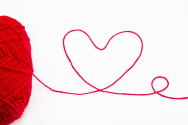 yün ipliği ile kalp simgesi