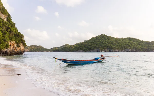 Long-tailed boat — Stock Photo, Image