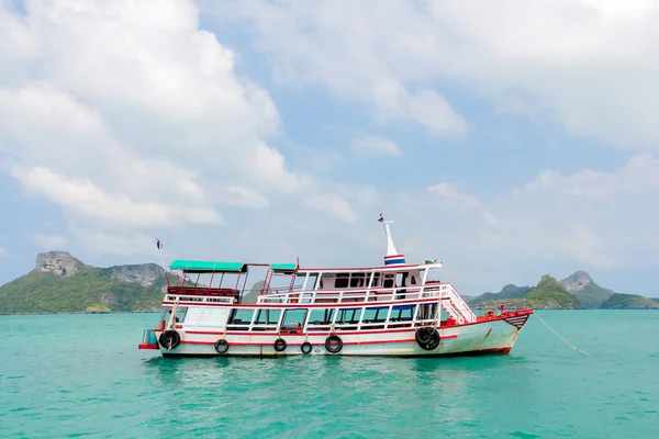 A ship tour tranfer man to — Stock Photo, Image