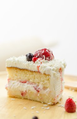 Çilekli kek.