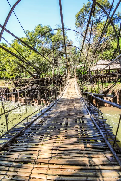 Puente de bambú — Foto de Stock