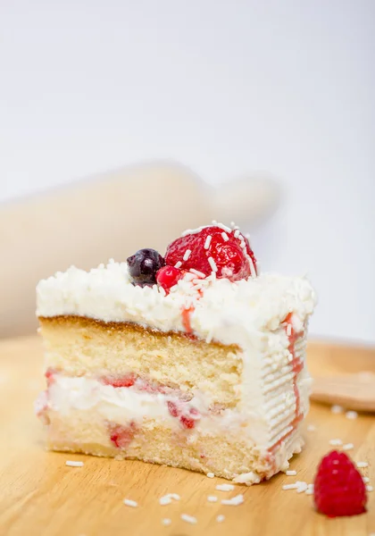 Полуницею торт — стокове фото