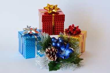 Üç kutu Noel hediyeleri