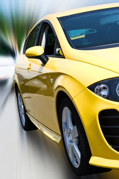 Coche amarillo —  Fotos de Stock