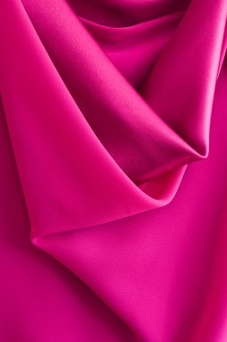 katlanmış mor kumaş