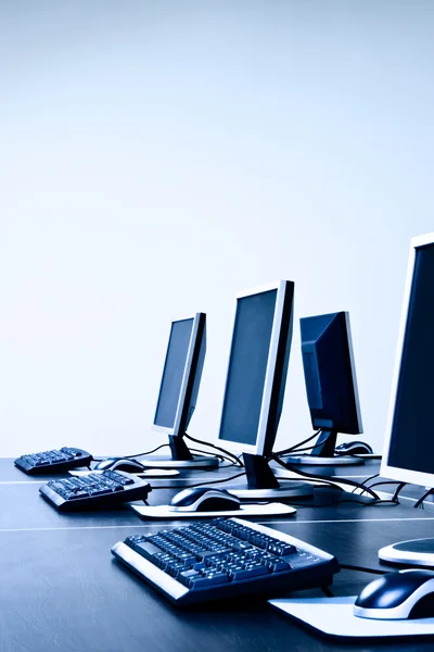 Computers in het kantoor — Stockfoto