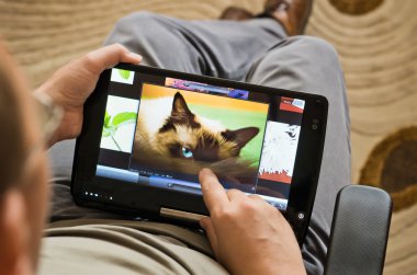 viewing picture on tablet-pc