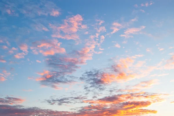 Cloudscape на сході сонця — стокове фото