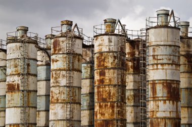 terk edilmiş konteynerler