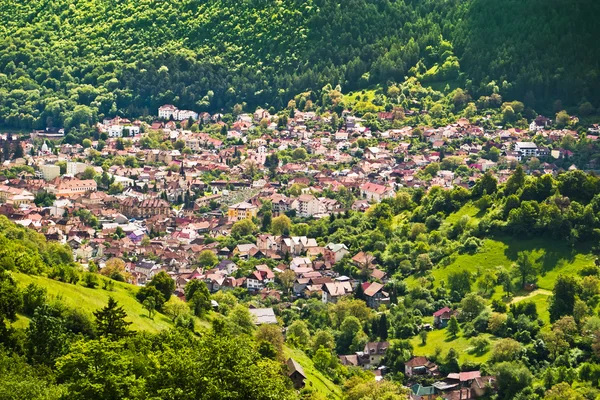 City in valley — Stock Photo, Image