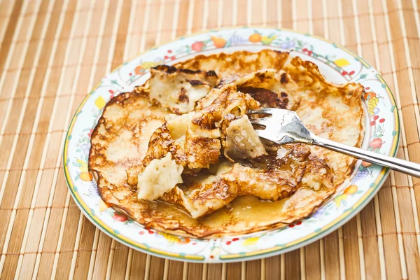 Pfannkuchen mit Honig — Stockfoto