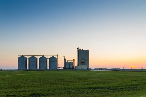 Silos de grãos — Fotografia de Stock