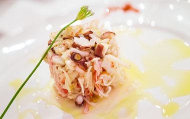 Ahtapot truffle yağı ile