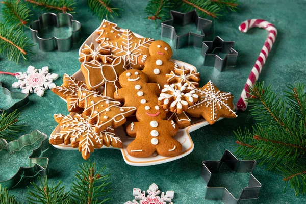 Homemade Gingerbread Cookies Plate Shape Christmas Tree Green Background — Stock Photo, Image