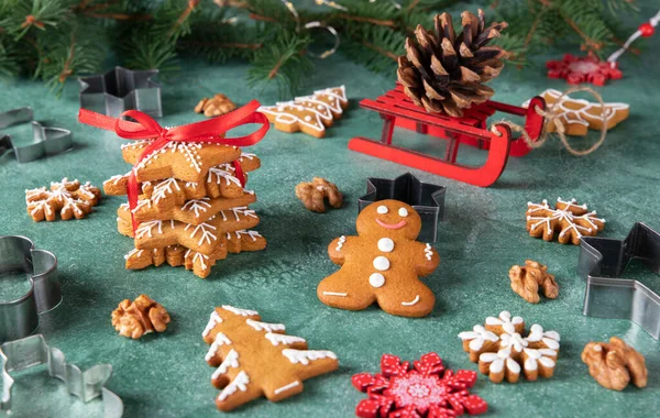 Fabulous Gingerbread Men Snowflakes Christmas Trees Well Molds Gingerbread Green — Stock Photo, Image