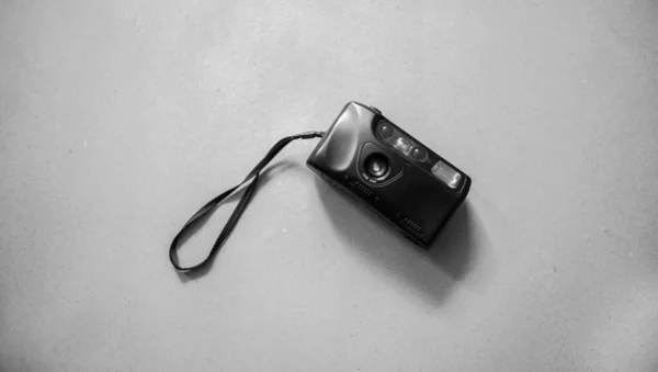 Верхній Вигляд Старої Камери Чорним Кольором Чистому Фоні Старовинна Камера — стокове фото