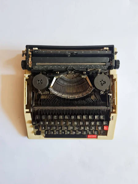 Olhar Detalhado Máquina Escrever Antiquada Que Foi Usada Passado Velha — Fotografia de Stock