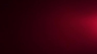 Işık sızıntısı prizması, yaratıcı ses sunumu için görüntüleri örtüyor. Anamorfik ışık efektiyle güzelleştirme projesi. Doğal mercek canlandırmayı canlandırır.