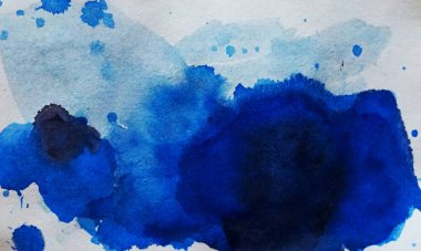 Arka plan ve duvar kağıtları için çok güzel ve estetik mavi soyut bir suluboya resim.