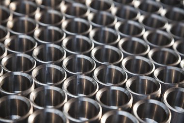 Araba yedek parçaları birlikte paketlenmiş