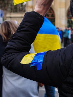 Çek Cumhuriyeti 'ndeki Rus büyükelçiliği yakınlarında savaş karşıtı protesto