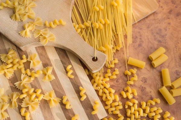 Berbagai Jenis Pasta Cellentani Tortiglioni Farfalle Spageti Sering Digunakan Dapur — Stok Foto