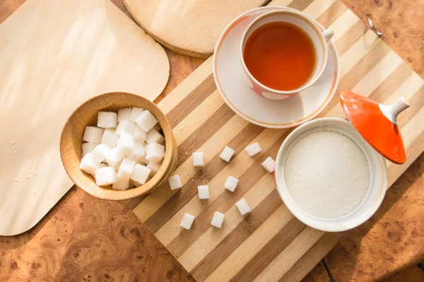 Sucre Sucre Raffiné Avec Une Tasse Thé Dans Une Soucoupe — Photo