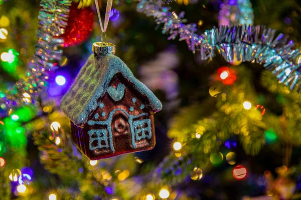 Close Gingerbread Toy Houses Christms Tree Decoration Hanging Fir Branch — Stockfoto